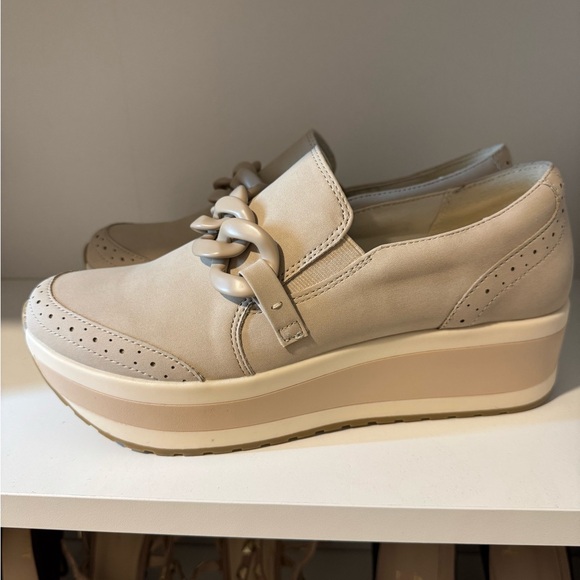 Dolce Vita Bizzie Platform Loafer - Picture 2 of 4